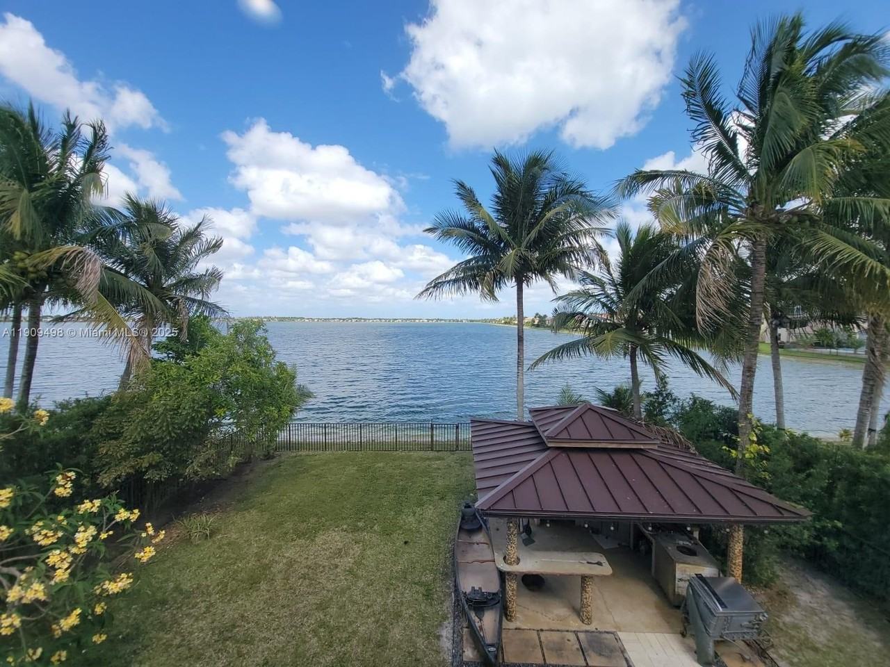 5337 Sw 183rd Ave #5337 - Photo 2 of 17