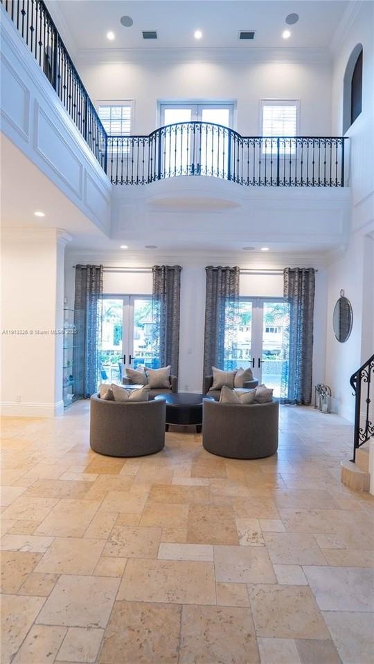 959 Eve St - Photo 5 of 50