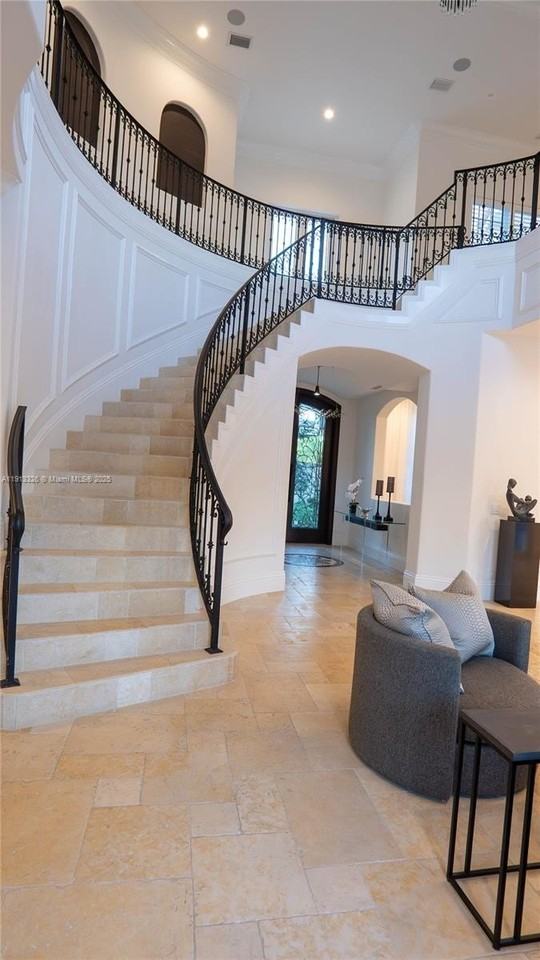 959 Eve St - Photo 7 of 50