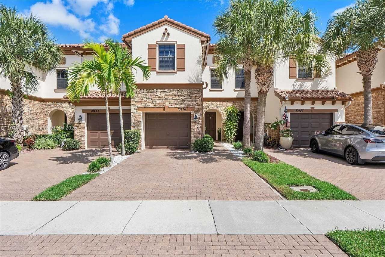 10450 Wellington Parc Dr #10450 - Photo 2 of 30