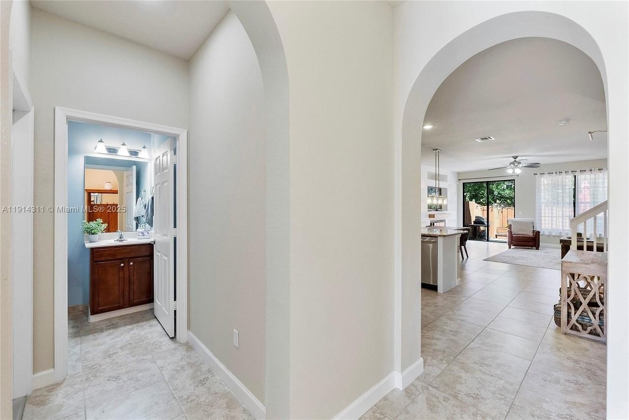 10450 Wellington Parc Dr #10450 - Photo 4 of 30