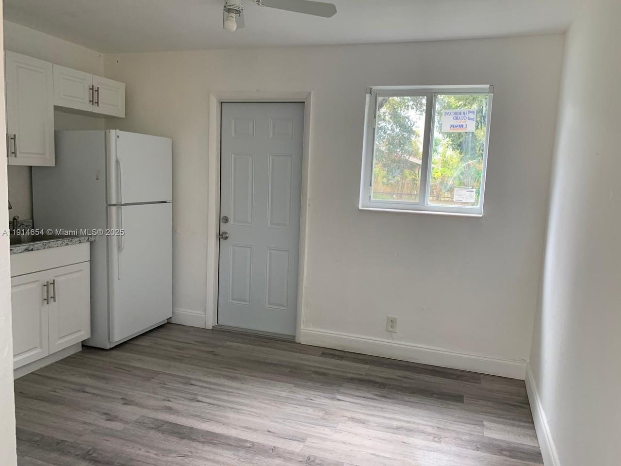 413 Nw 4th Ave #1 - Photo 3 of 7