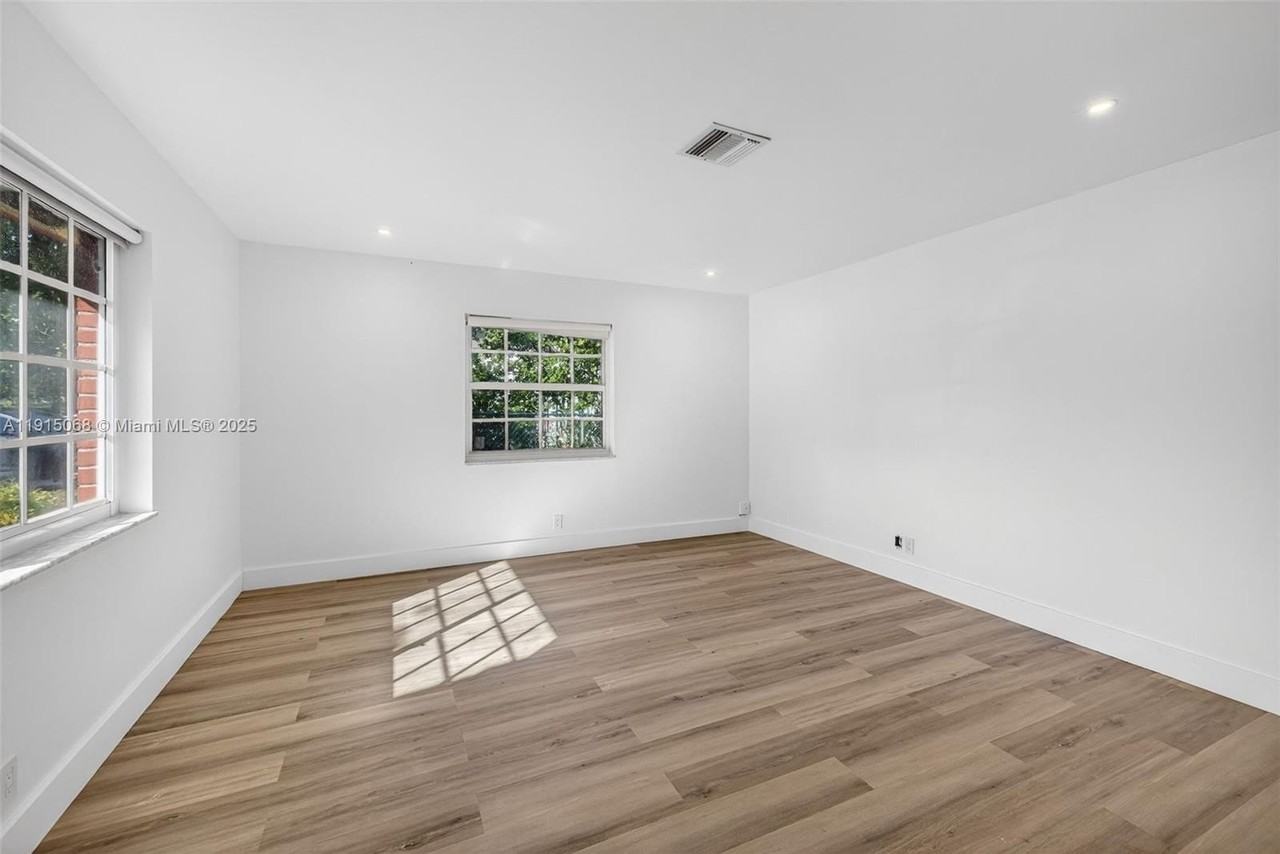 11301 Nw 39th St #W - Photo 5 of 30