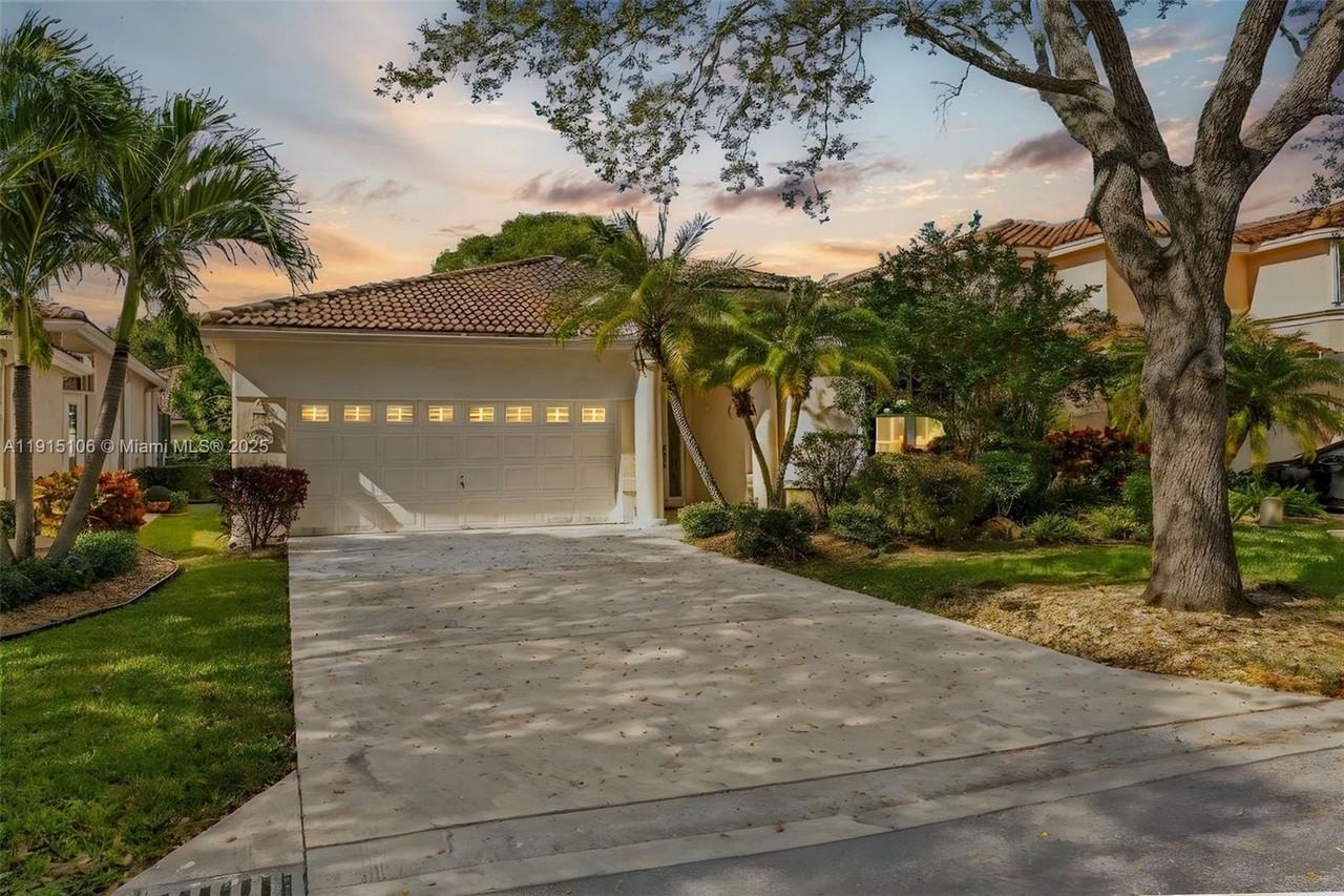 7607 Nw 70th Way - Photo 2 of 25