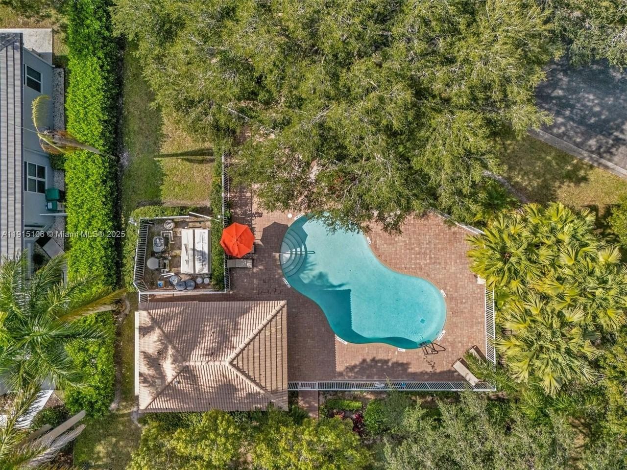 7607 Nw 70th Way - Photo 5 of 25