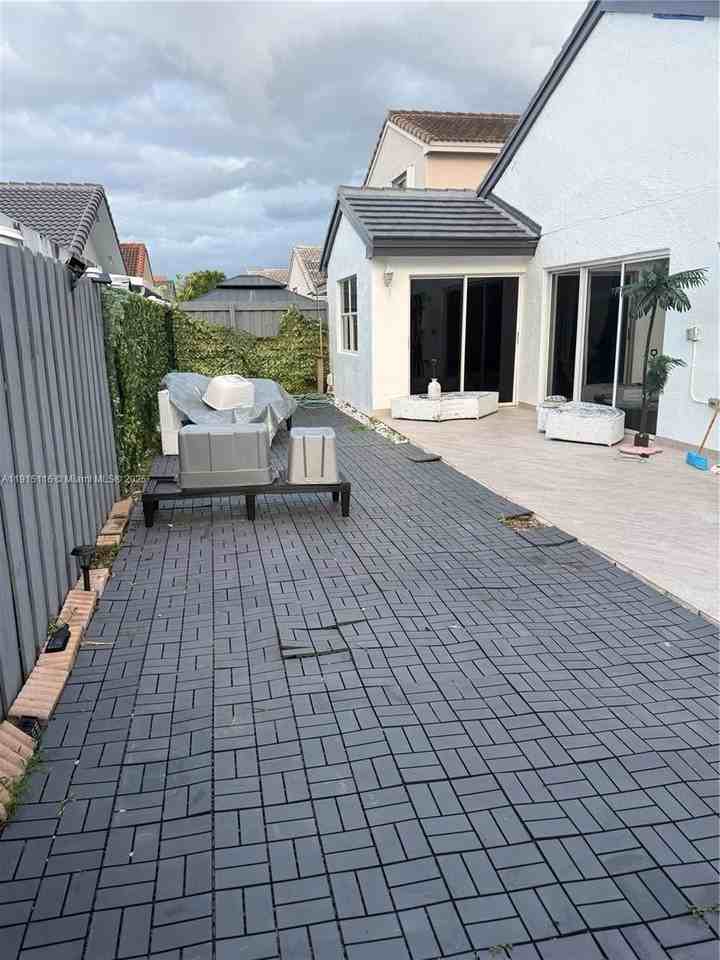 15963 Southwest 82nd Street #0 - Photo 4 of 15