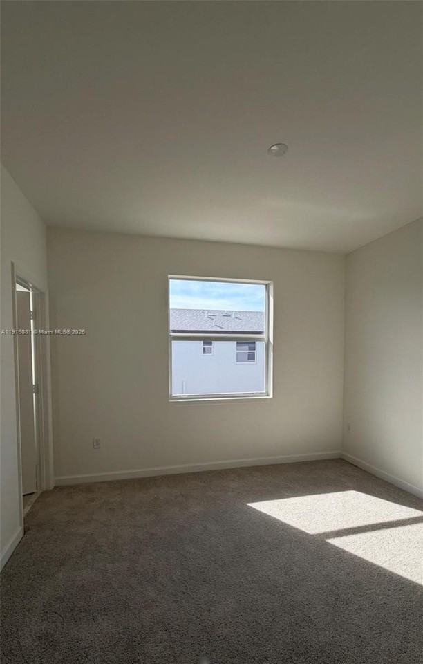 15584 Sw 276th Ter - Photo 5 of 10