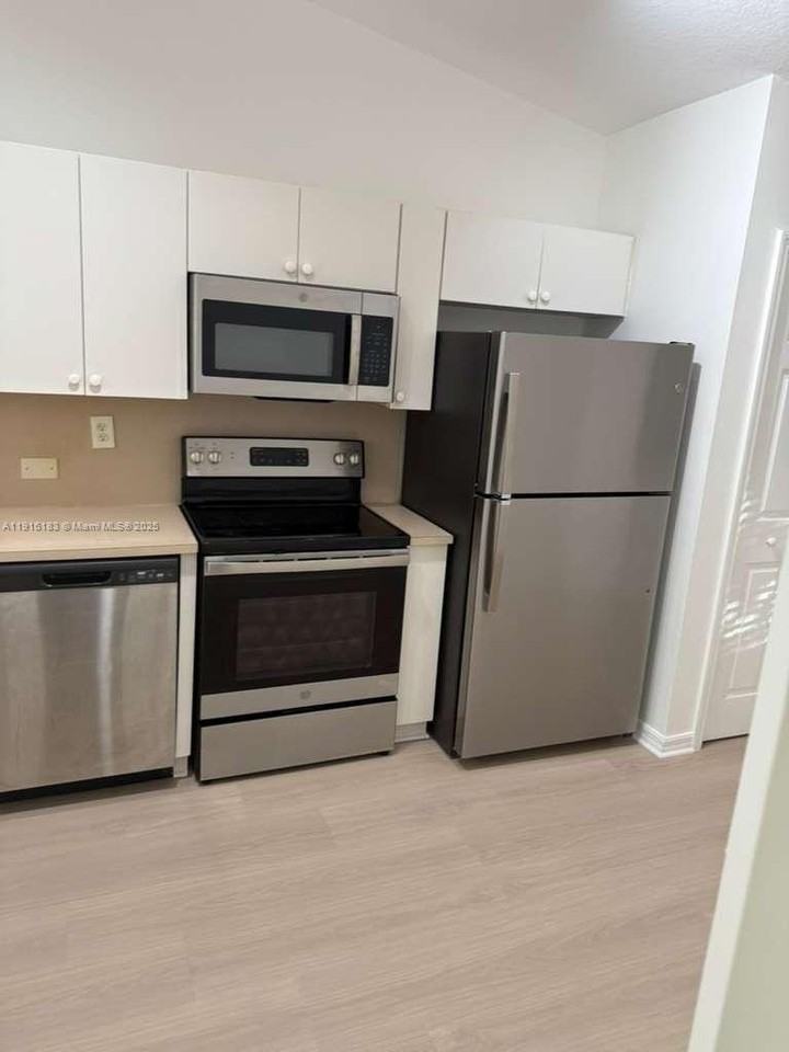 1300 Se 31st Ct #203-36 - Photo 6 of 18