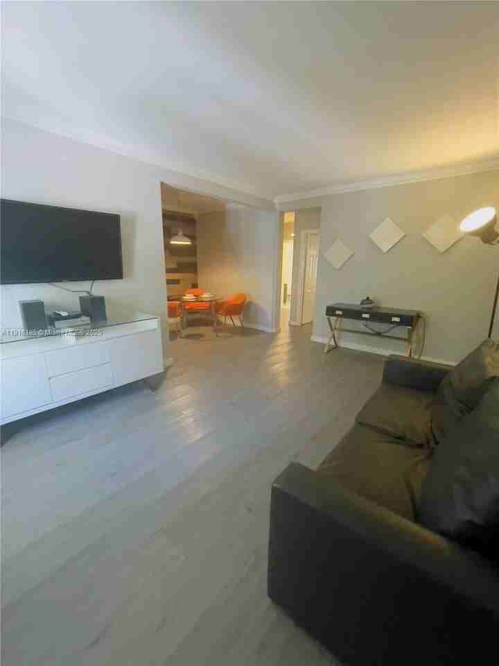 7710 Harding Ave #403 - Photo 3 of 7