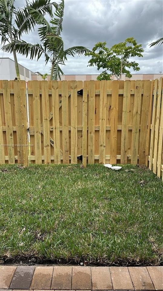 245 Sw 159th Ct - Photo 4 of 19