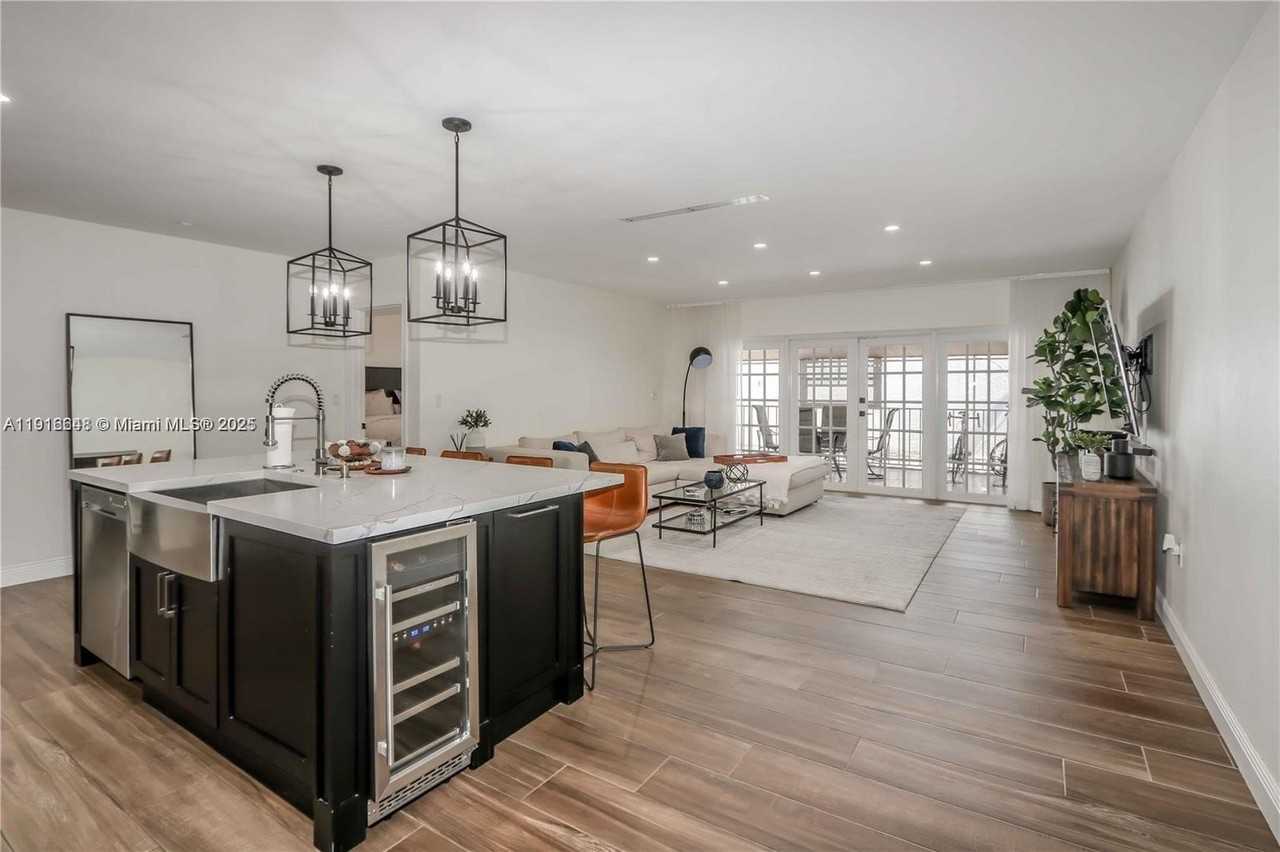 16509 Fox Den Ct - Photo 2 of 21