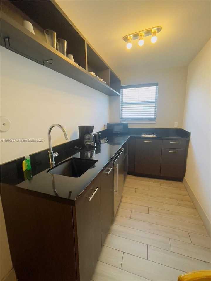 7500 Collins Avenue #112