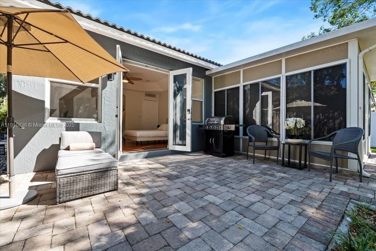 413 Nw 23rd Ave #1 - Photo 4 of 16