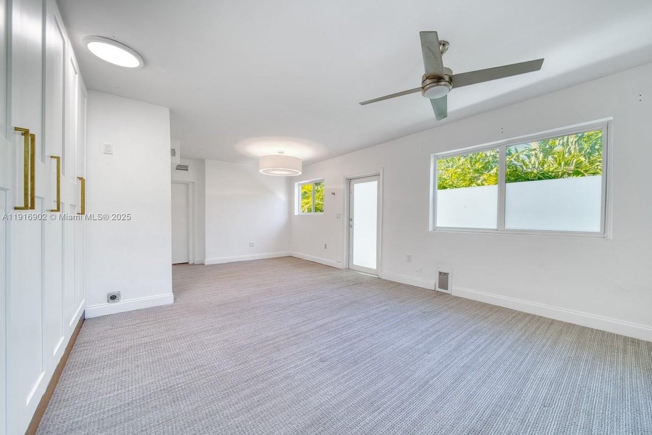 845 Ne 119th St - Photo 7 of 29