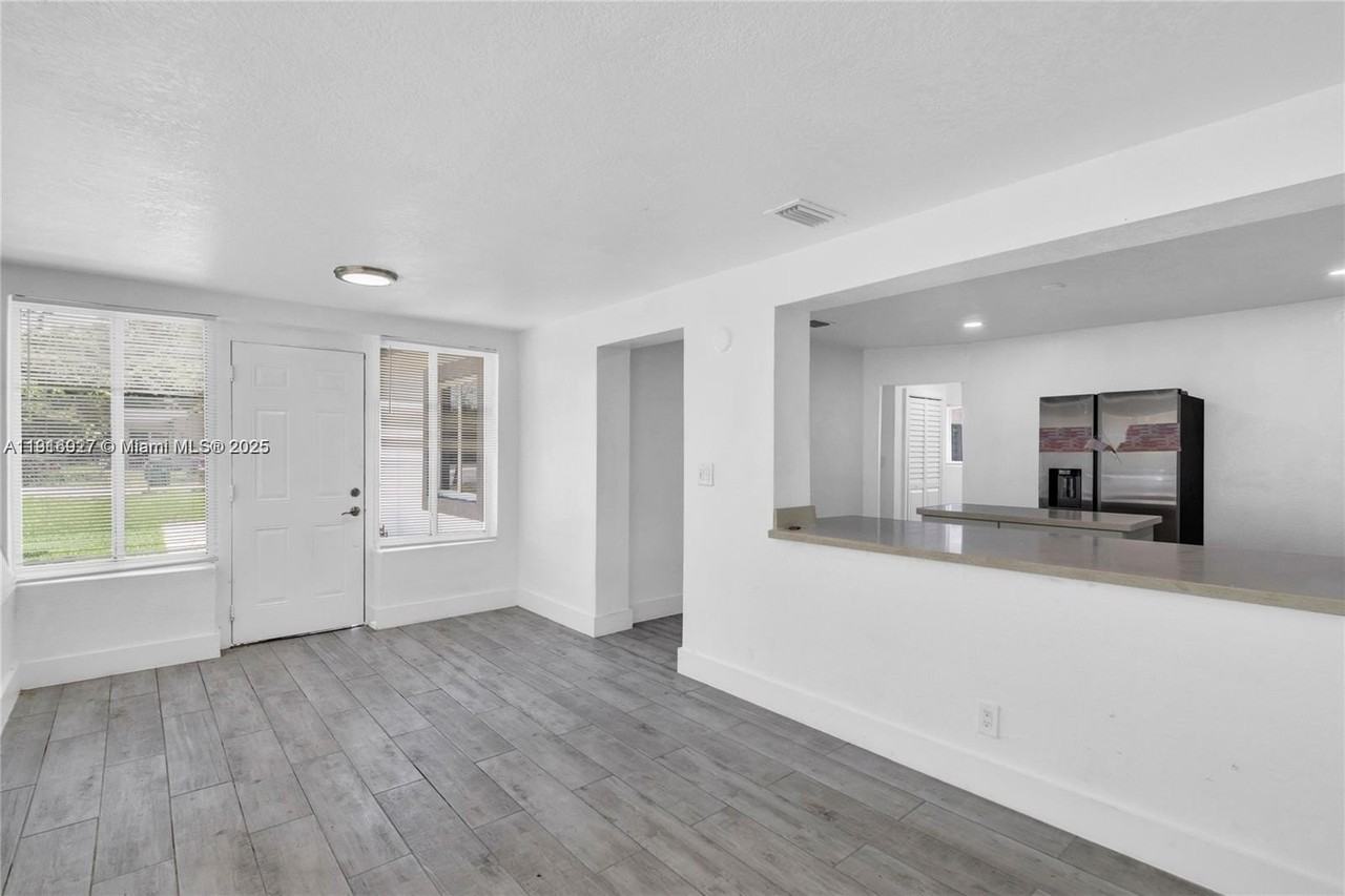 16200 Ne 3rd Ave #A - Photo 6 of 12