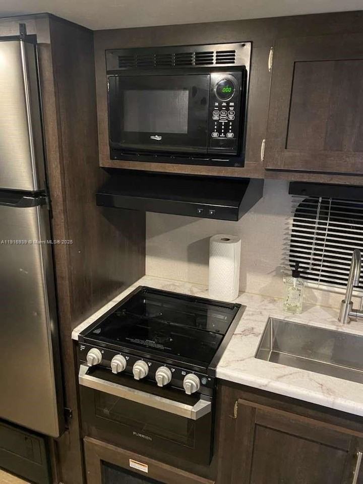 25236 Sw 133rd Ave - Photo 4 of 17