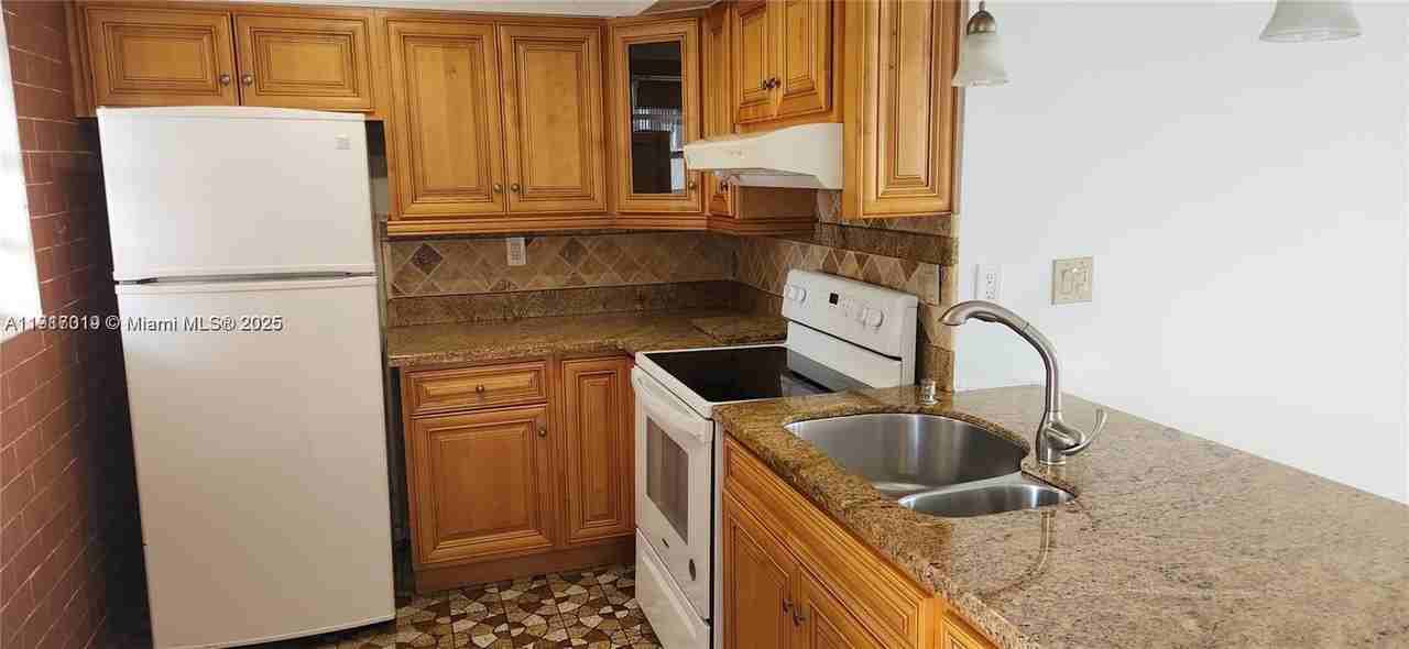 14195 Sw 87th St #B306 - Photo 3 of 10