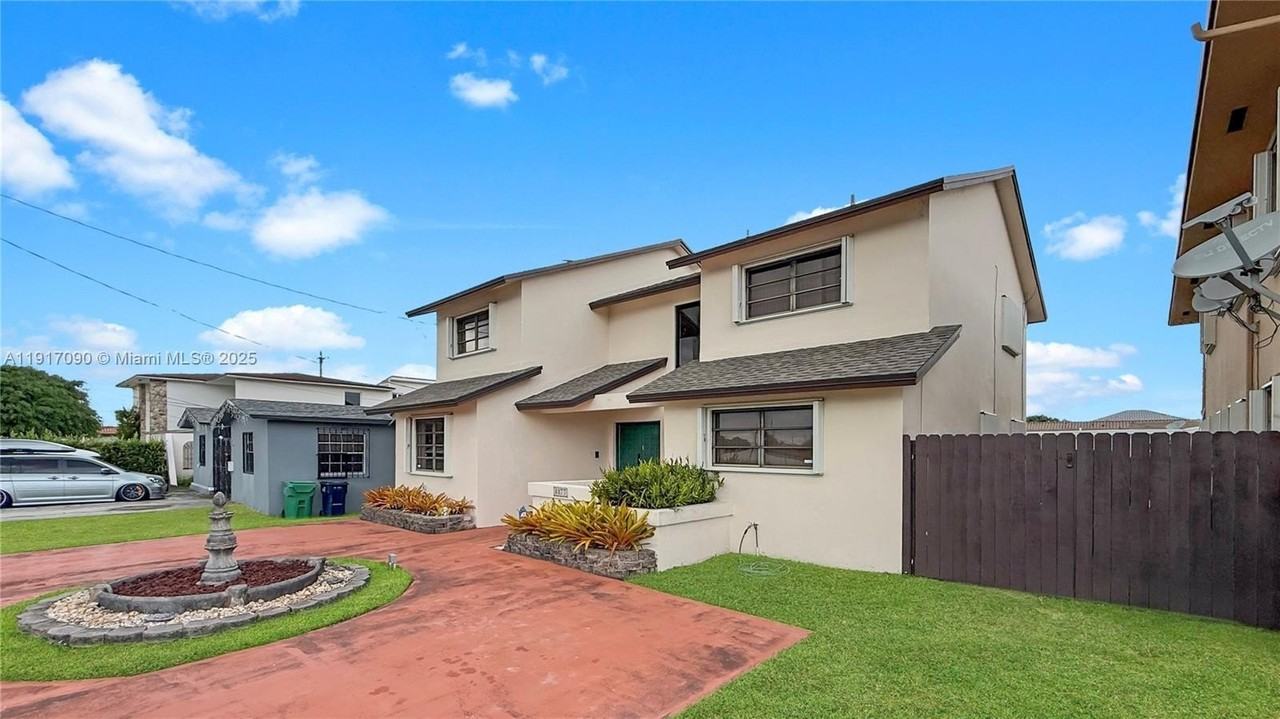 8877 Sw 36th St - Photo 4 of 45