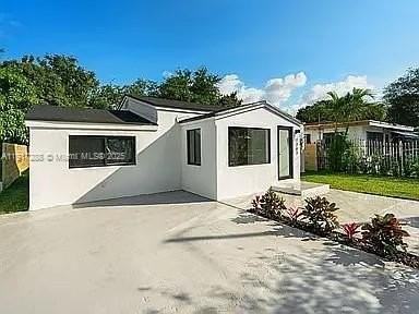 1367 Nw 41st St - Photo 2 of 22