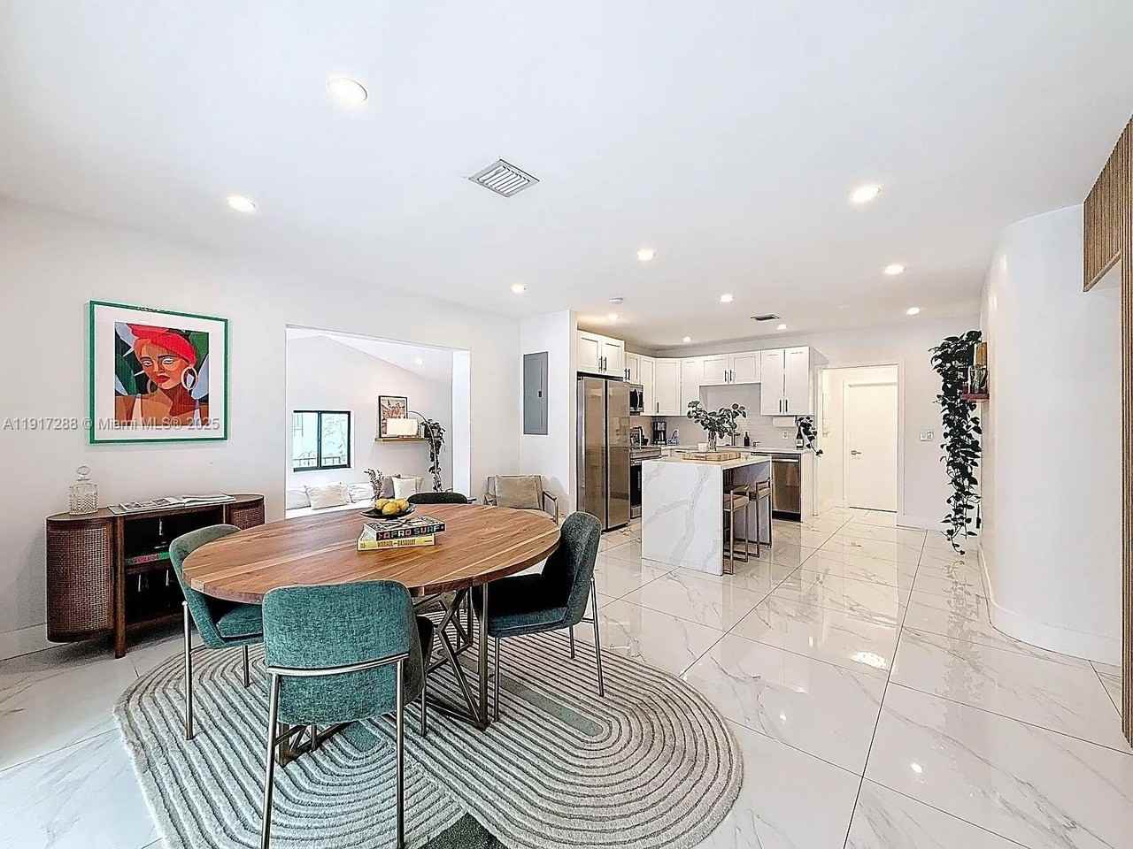 1367 Nw 41st St - Photo 5 of 22