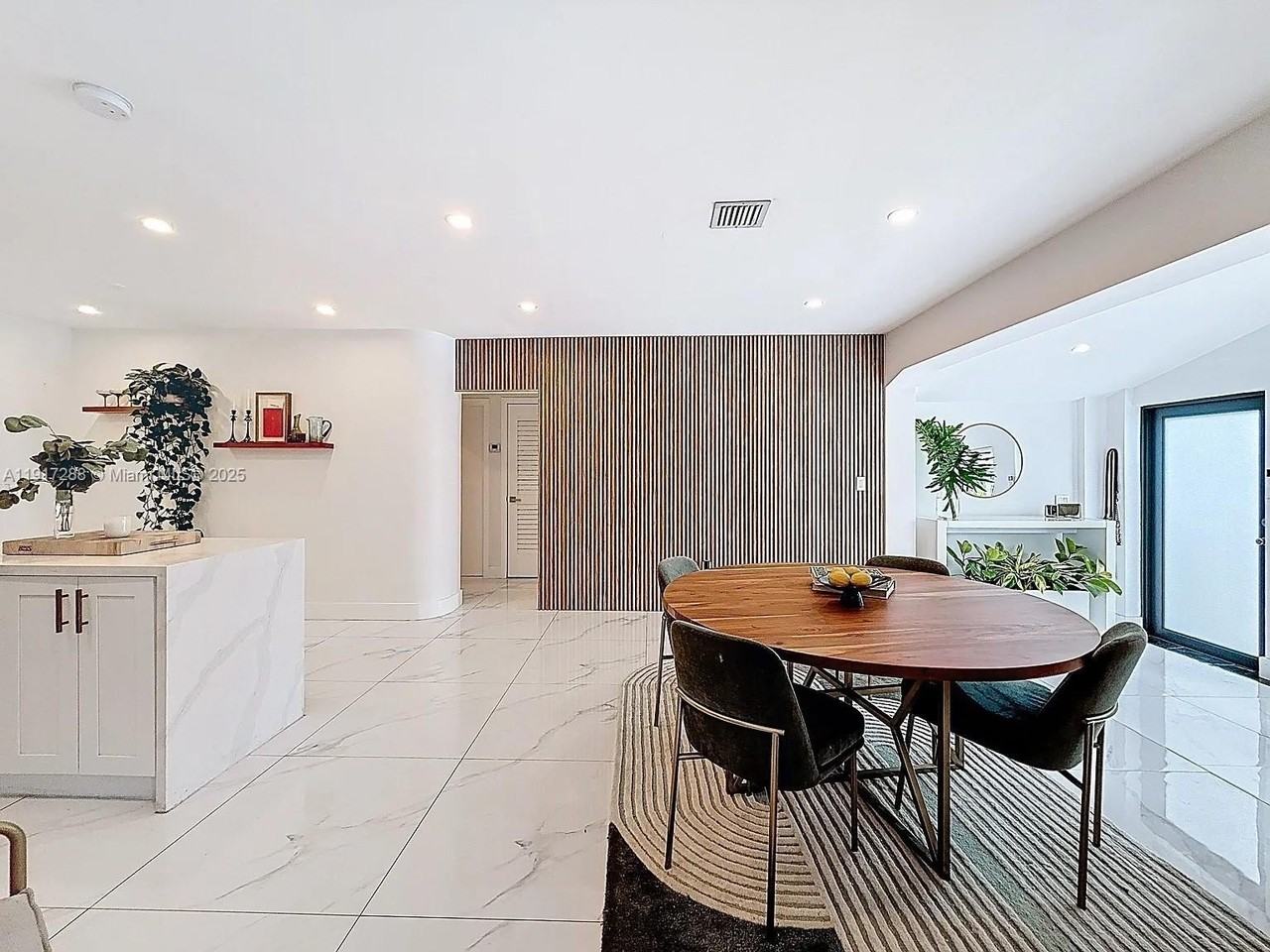 1367 Nw 41st St - Photo 7 of 22