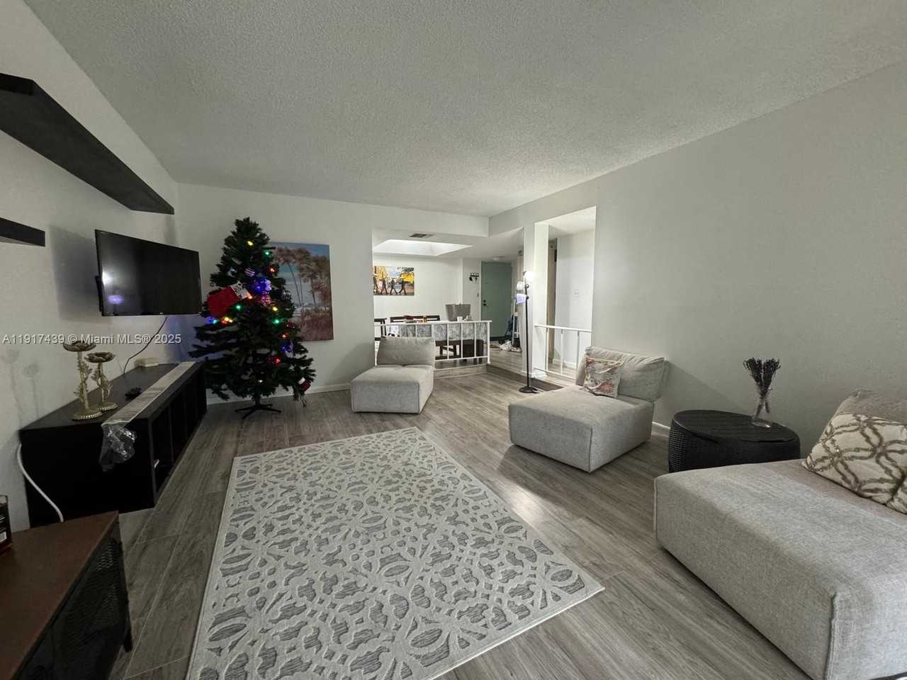 3730 Inverrary Drive #3U