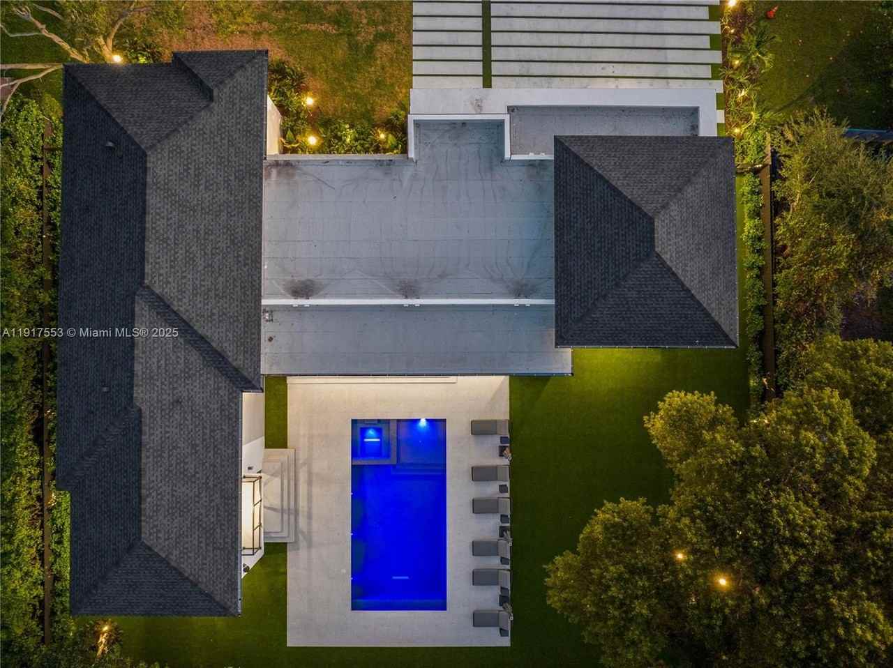 1881 Ne 196th Ter - Photo 7 of 50