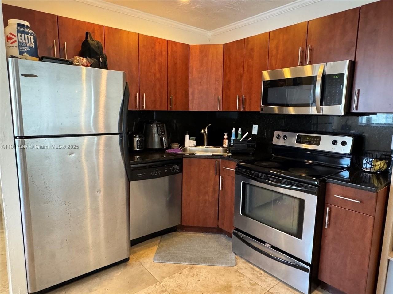 1856 Ne 46th St #F8 - Photo 7 of 22