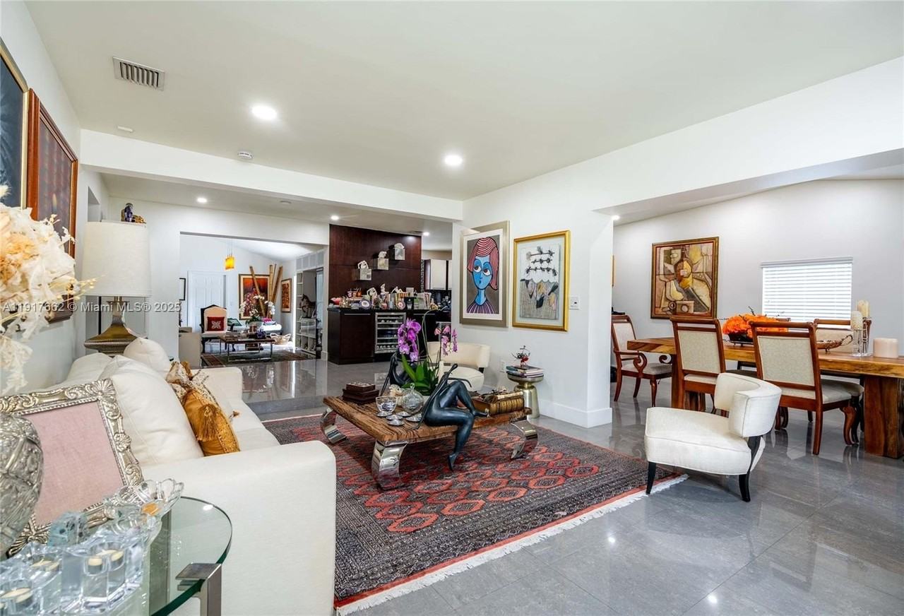 1360 Sw 16th St - Photo 3 of 35