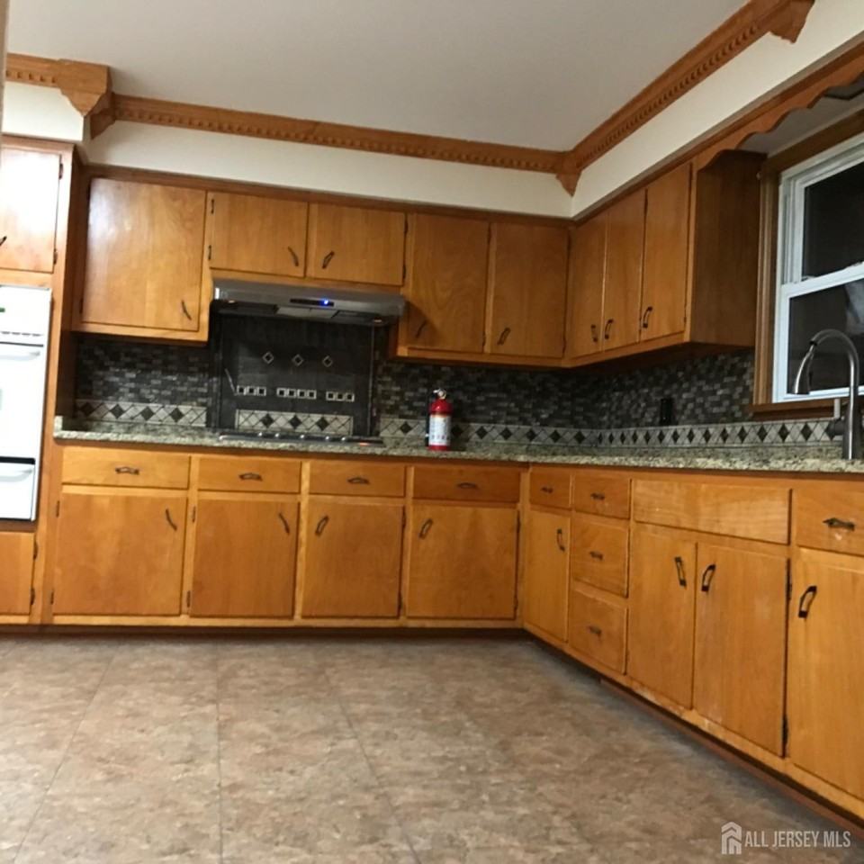 354 Alpine St - Photo 4 of 16