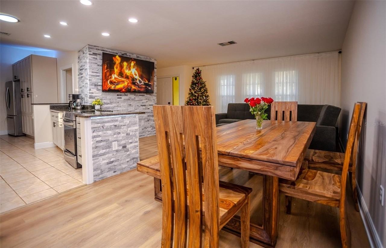 2719 Forest Knoll Dr - Photo 4 of 22