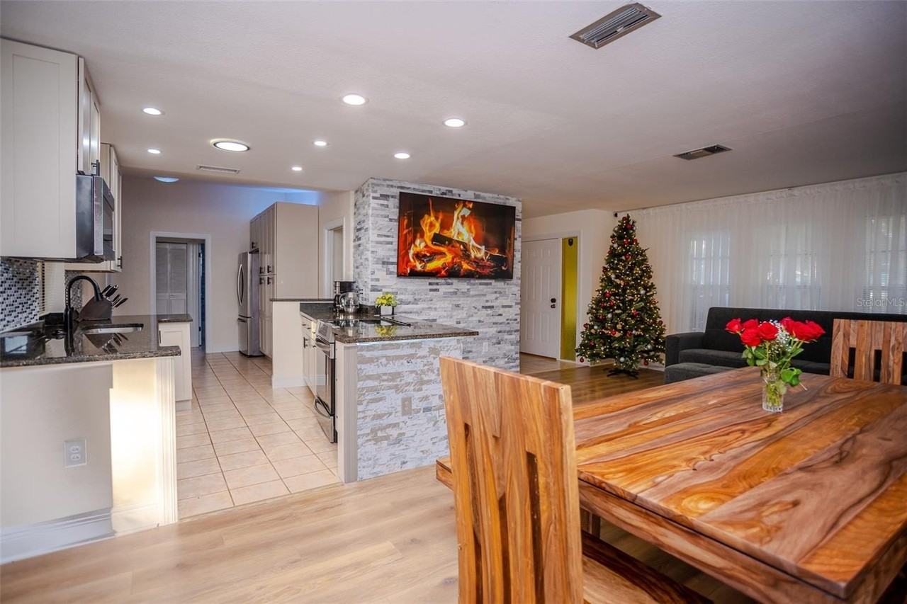 2719 Forest Knoll Dr - Photo 5 of 22