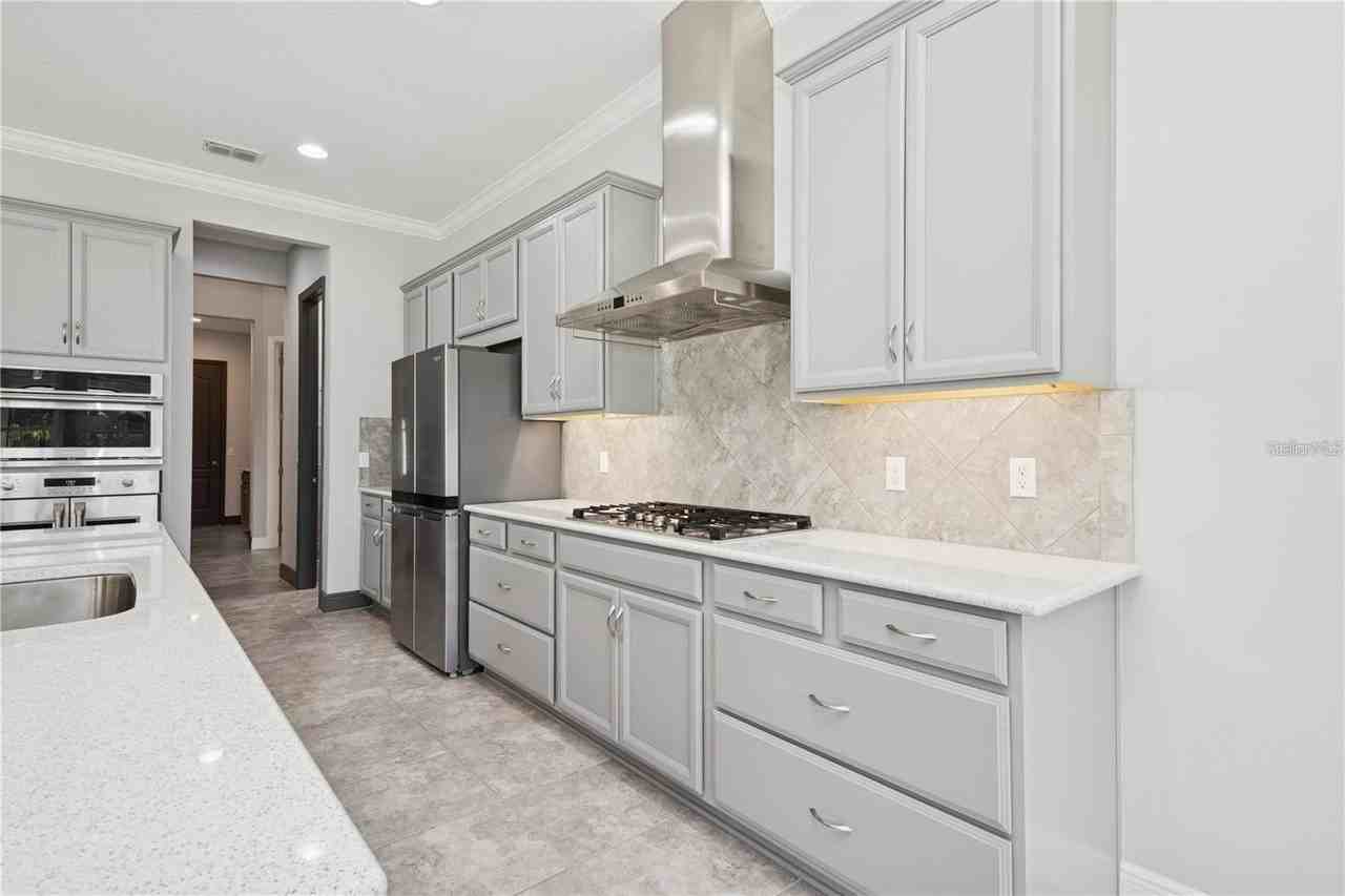 7031 Billie Ct - Photo 7 of 42