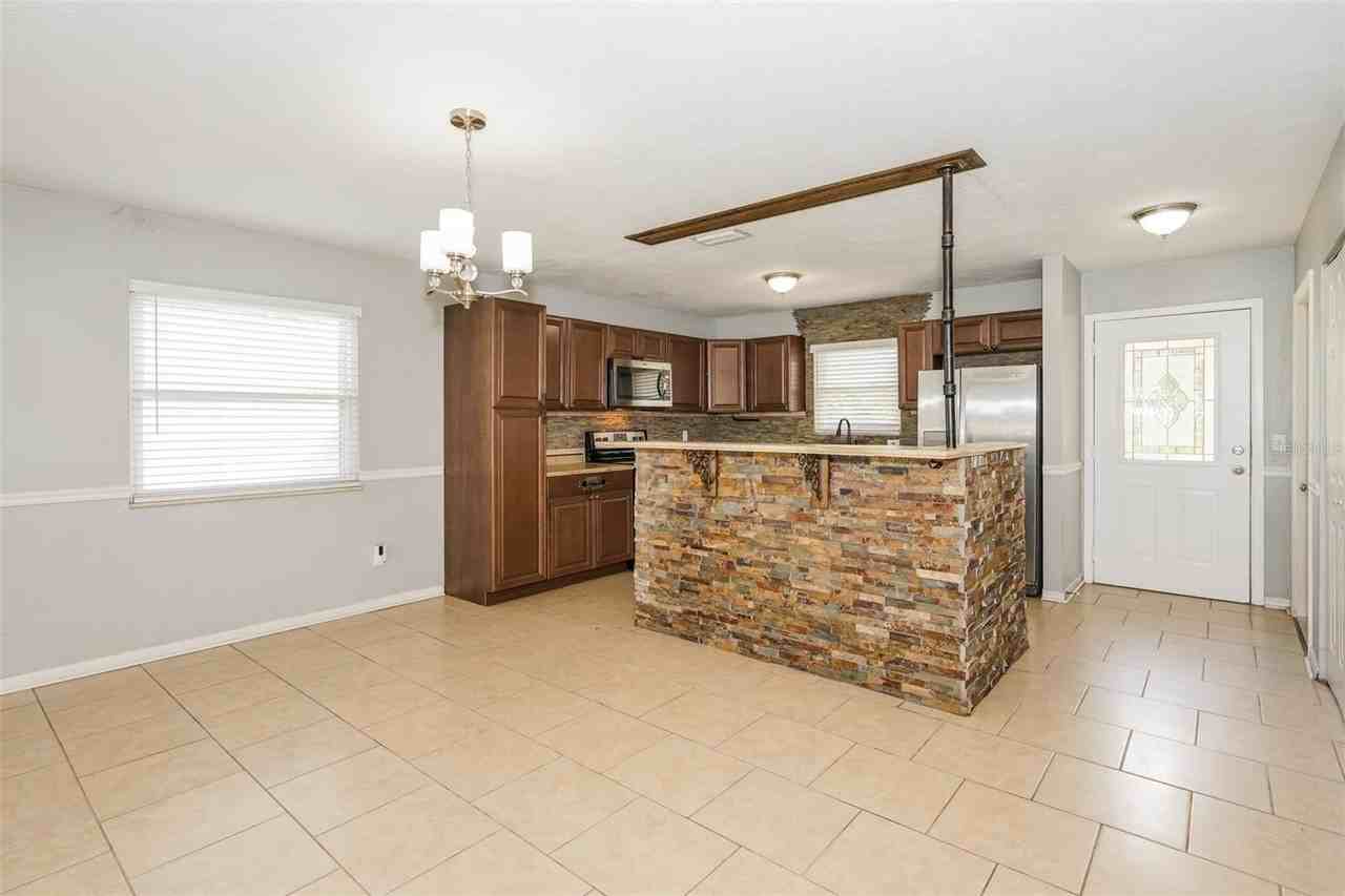 2510 Yule Tree Drive - Photo 4 of 13