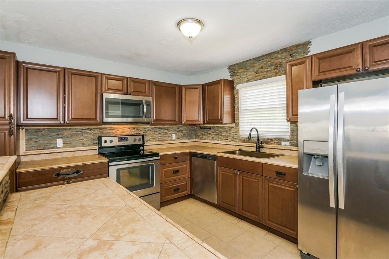 2510 Yule Tree Drive - Photo 6 of 13