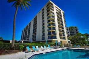 featured image of 690 Island Way #208