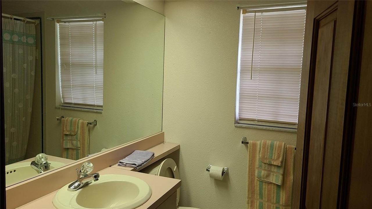 8404 Barrett Pl - Photo 6 of 27