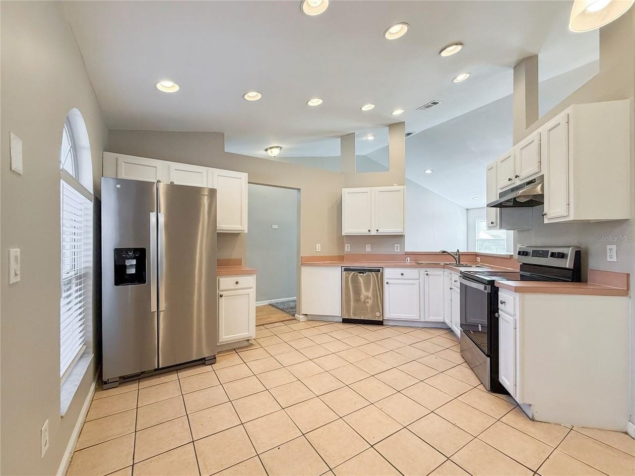 3362 Guernsey Ct - Photo 4 of 16