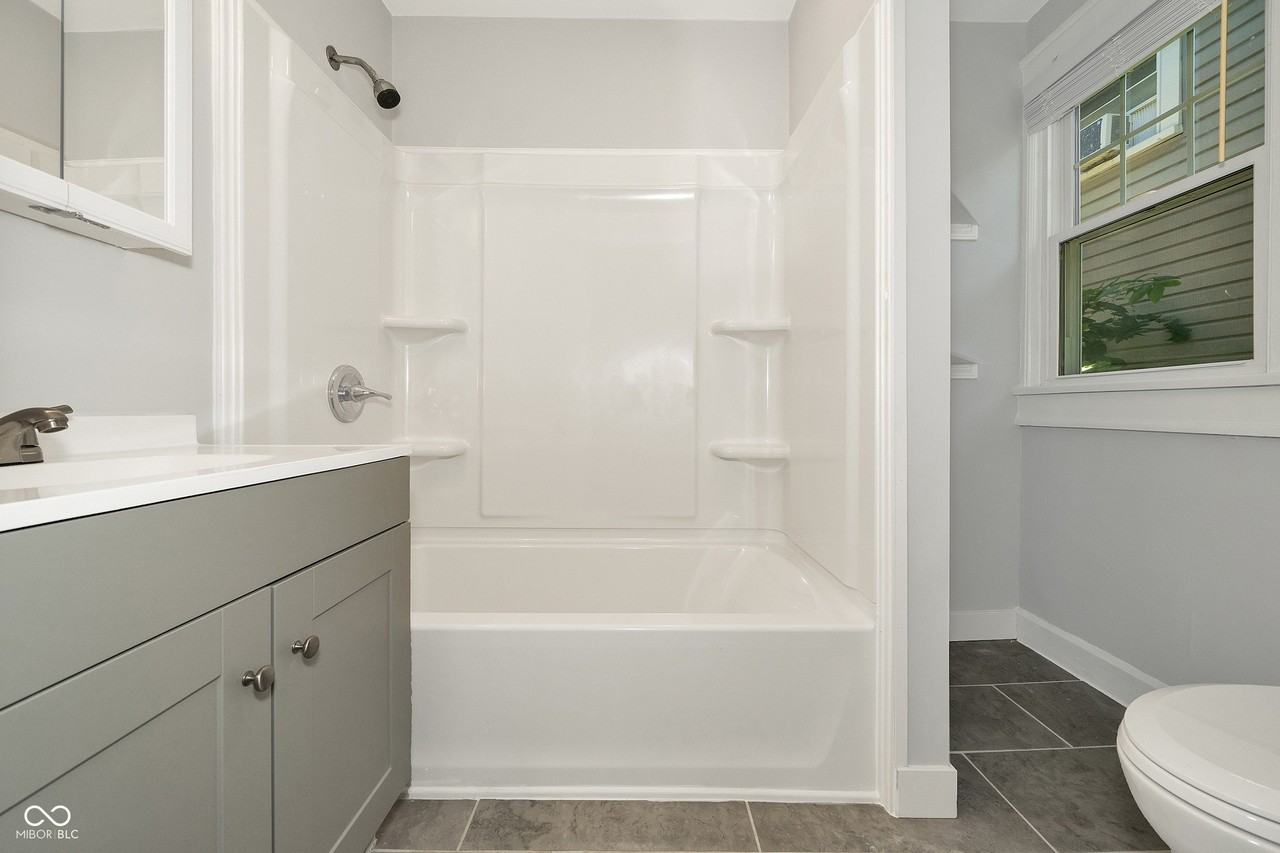 3343 Carrollton Ave - Photo 5 of 21