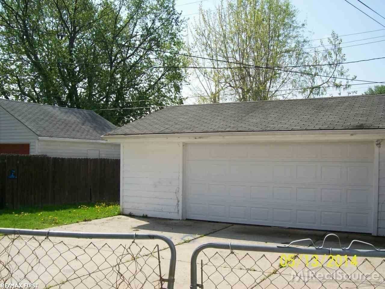 8076 Standard - Photo 2 of 6