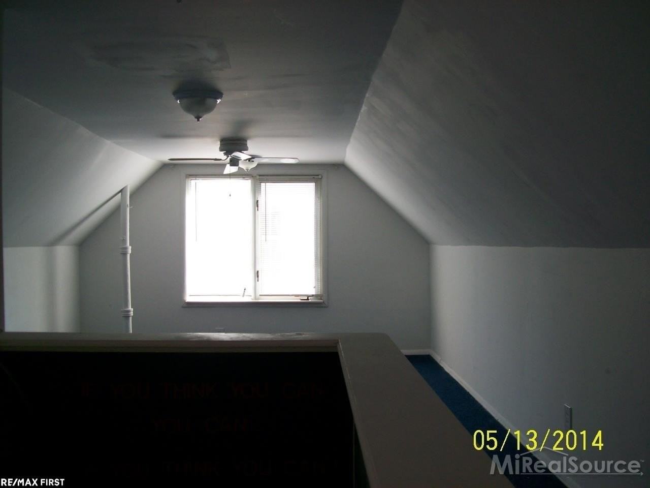 8076 Standard - Photo 3 of 6