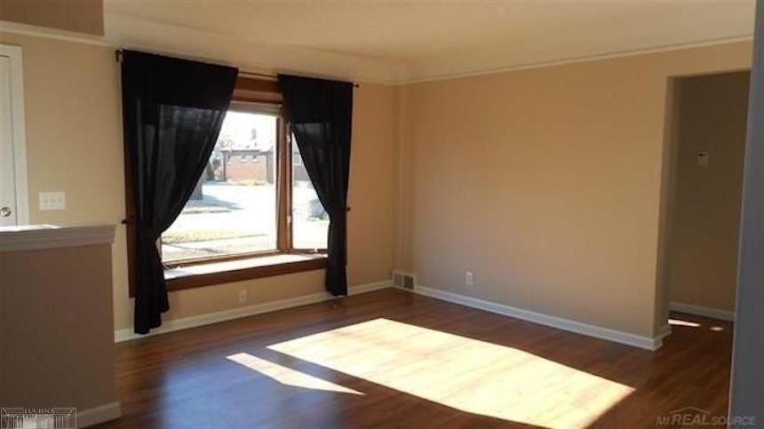 21725 Share St - Photo 3 of 11