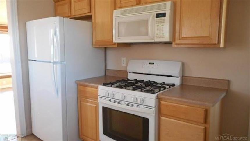 21725 Share St - Photo 5 of 11