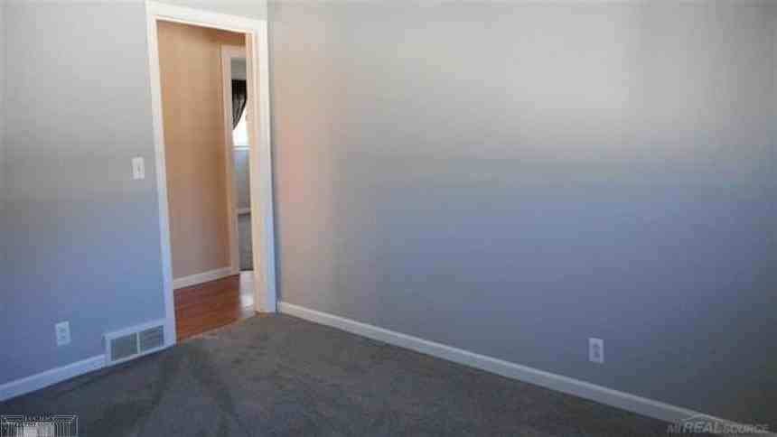 21725 Share St - Photo 6 of 11