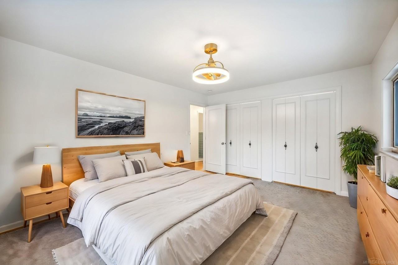 2185 W Lincoln St - Photo 5 of 14