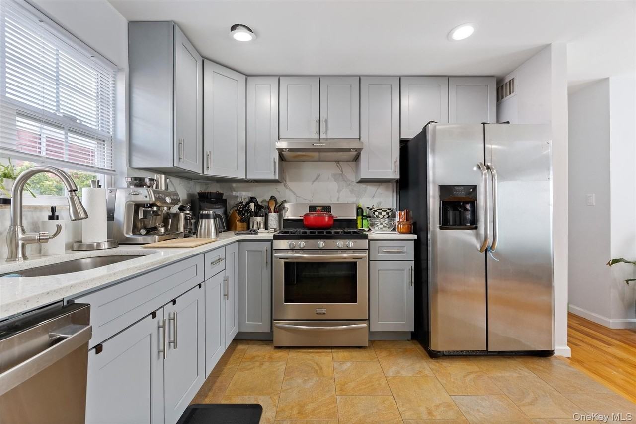 22 Dunwood Rd Unit A - Photo 6 of 27