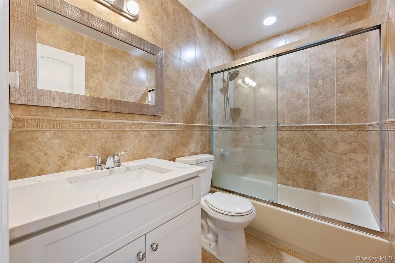 22 Dunwood Rd Unit A - Photo 7 of 27