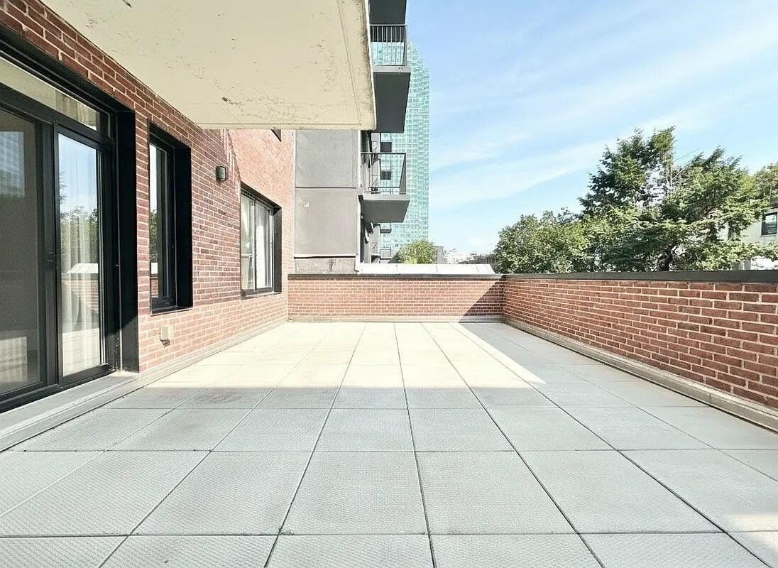 21-10 44th Drive #D2 - Photo 3 of 15