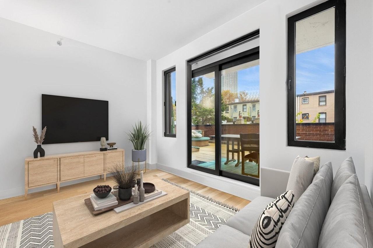 21-10 44th Drive #D2 - Photo 4 of 15