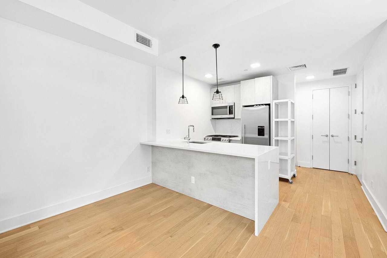 21-10 44th Drive #D2 - Photo 6 of 15